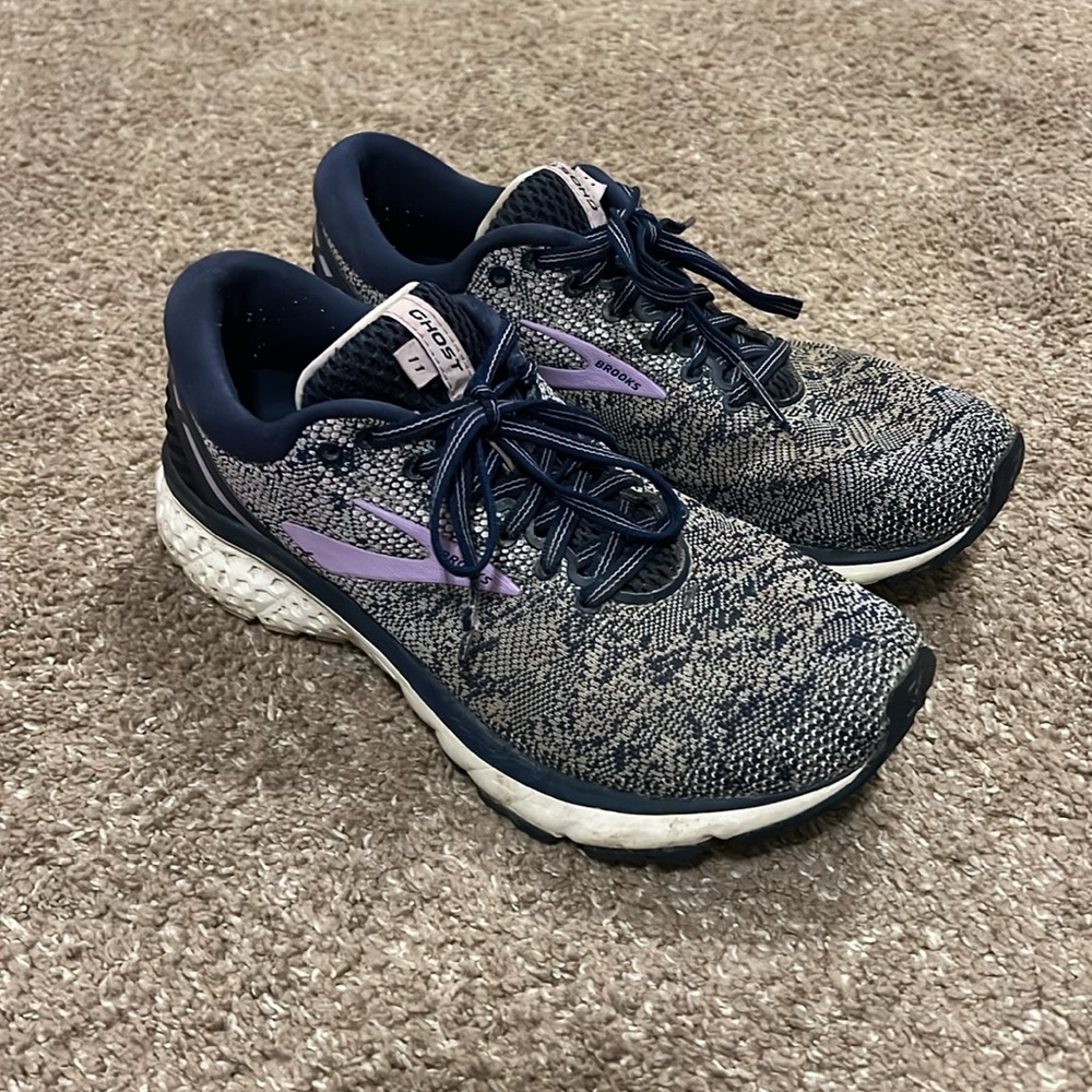 Brooks Ghost 11 (Size 9) - Picture 2 of 7